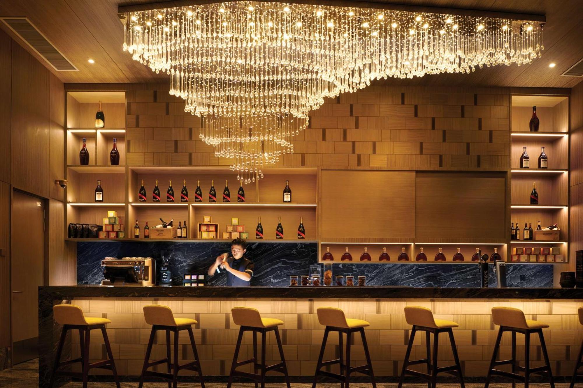 Doubletree By Hilton Shah Alam I-City Exterior photo The bar at the lobby