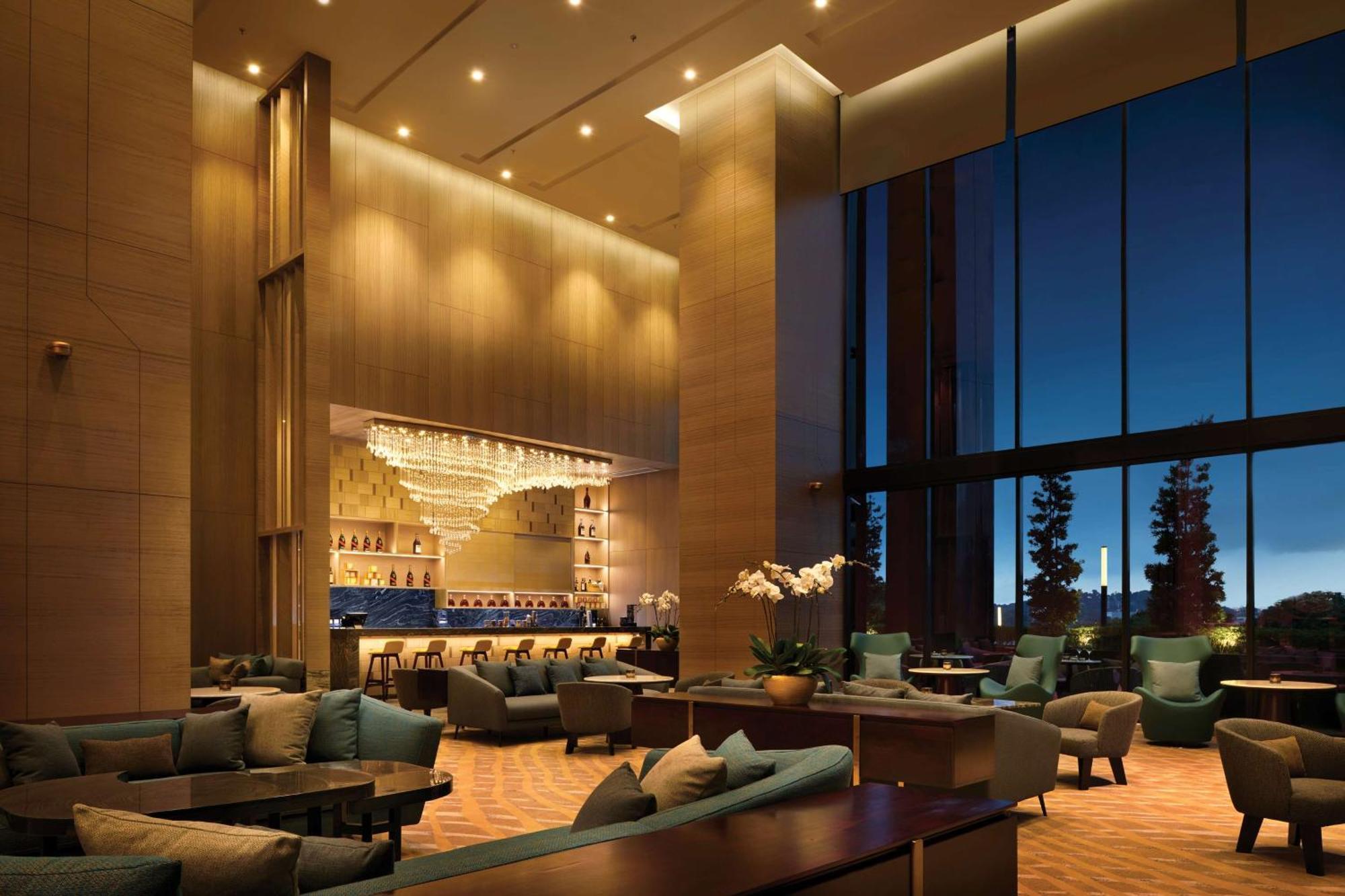 Doubletree By Hilton Shah Alam I-City Exterior photo The lounge at the hotel