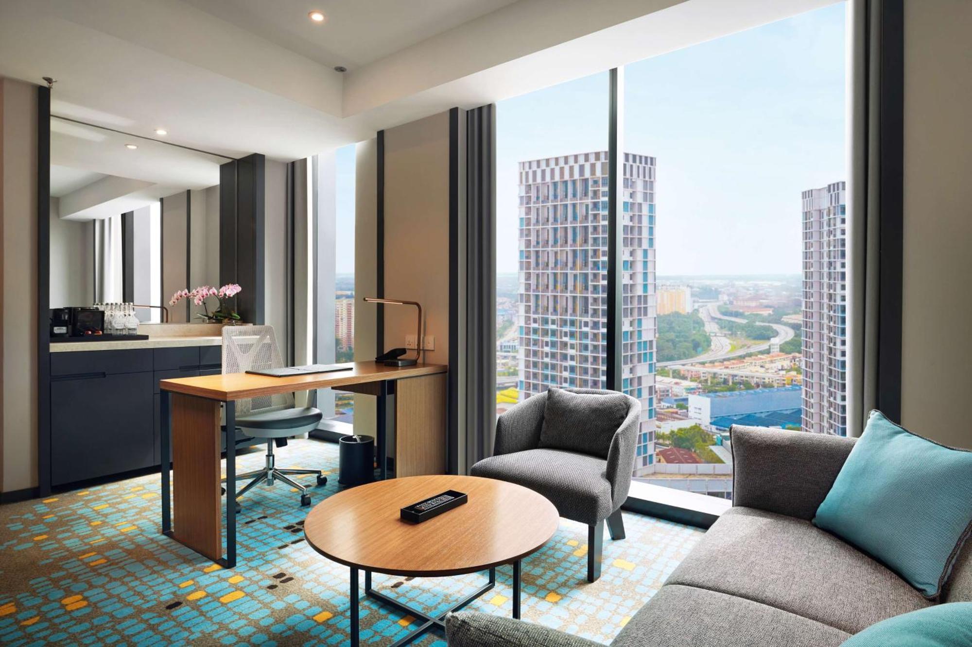 Doubletree By Hilton Shah Alam I-City Exterior photo A suite at the hotel