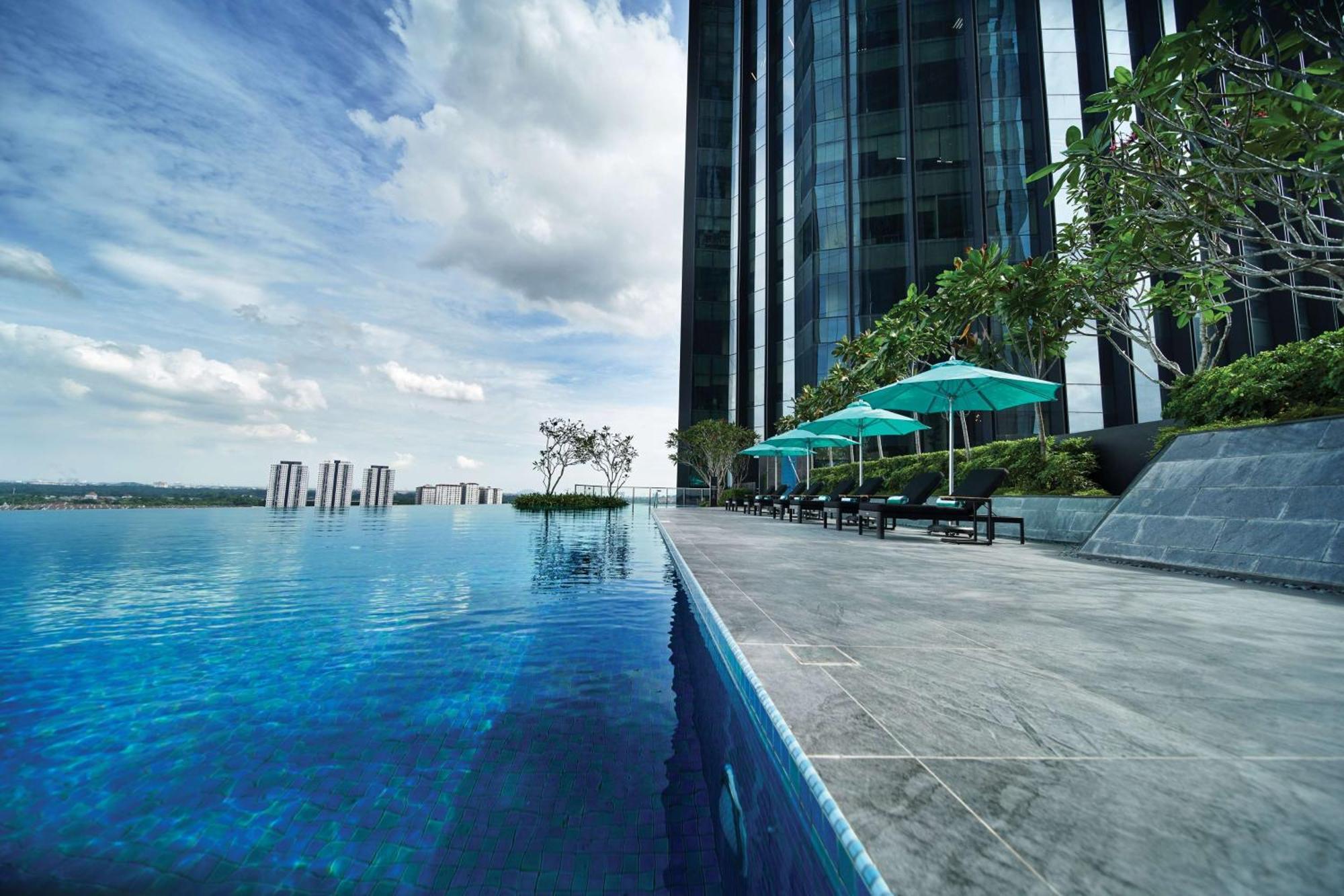Doubletree By Hilton Shah Alam I-City Exterior photo Infinity pool at the 50th floor